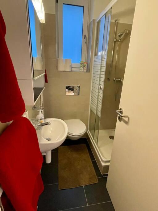 Gemuetliche Wohnung An Bester Lage Im Kreis 4 Zürich Exterior foto